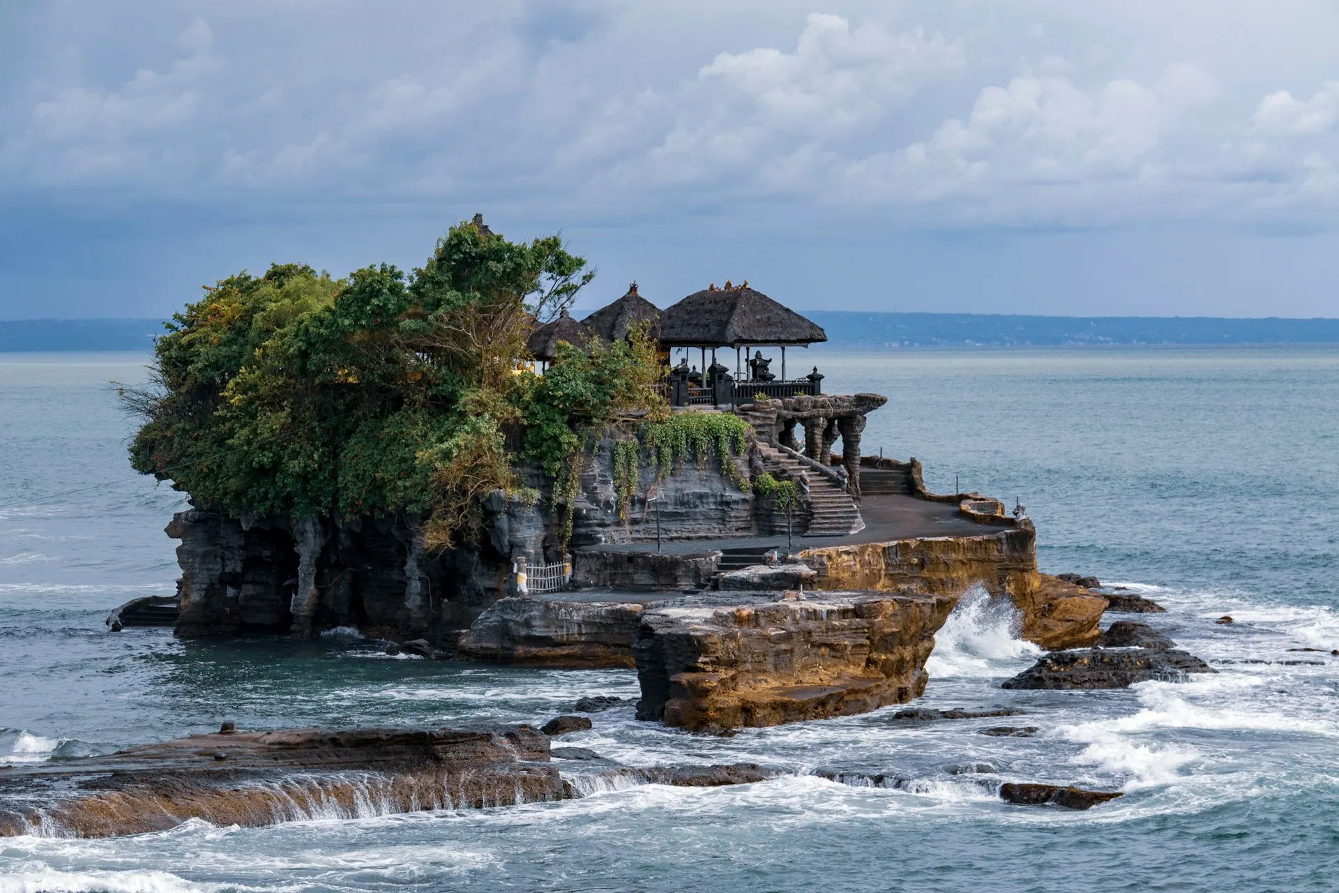 Home tanah lot temple